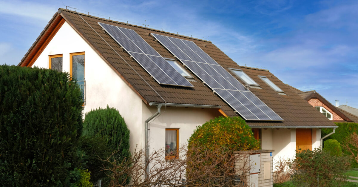 home-solar-panel-eco-friendly-alternative-energy-2025-01-09-09-37-52-utc